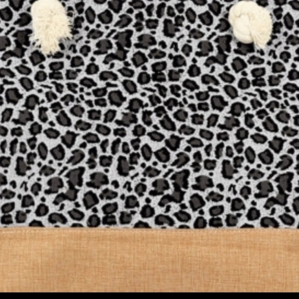 Leopard Print Tote - Picture 4 of 4